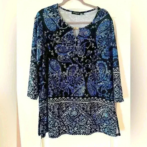 Notations Tops - EUC Notations Brand unique Print, Black, white & Blue Women’s size 1X